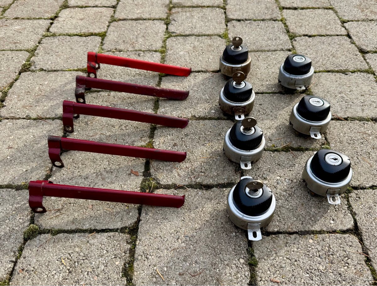 Jawa 250 350 panelka - drzaky a spinacky - 4