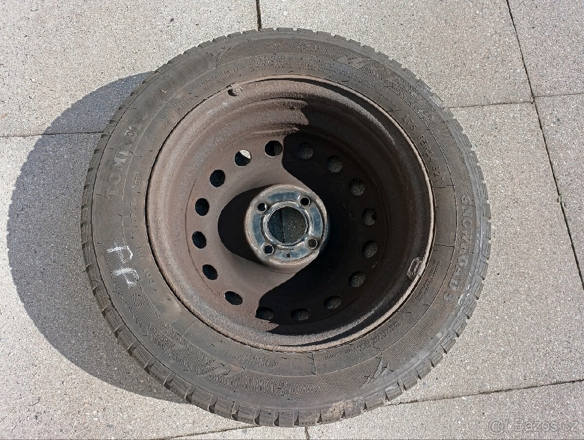 Pneumatiky na disku. 4ks. zimní pneu. s disky. - 4