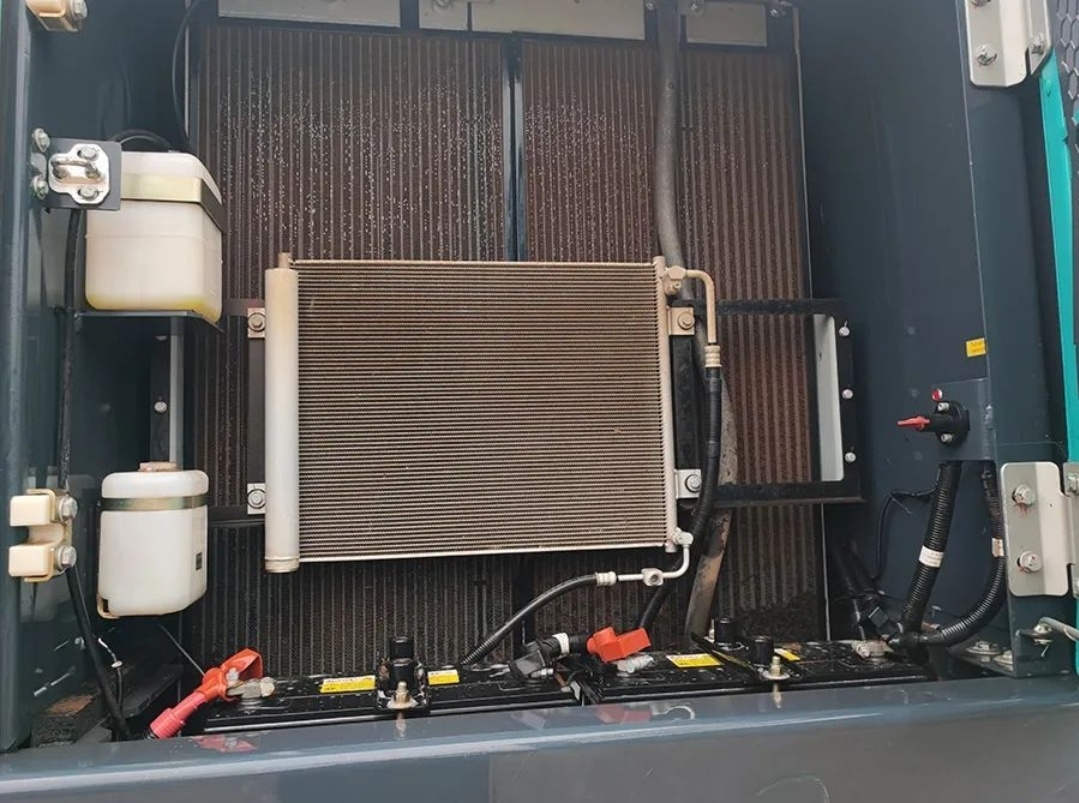 Pasovy bagr Sunward SWE215F - 4