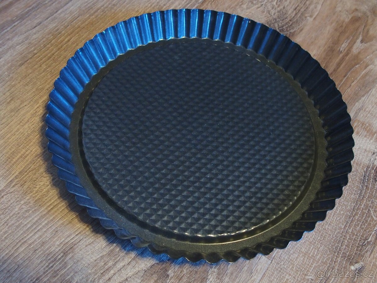 Formy na pečení: vánočka, koláč a vánoční muffiny - 4