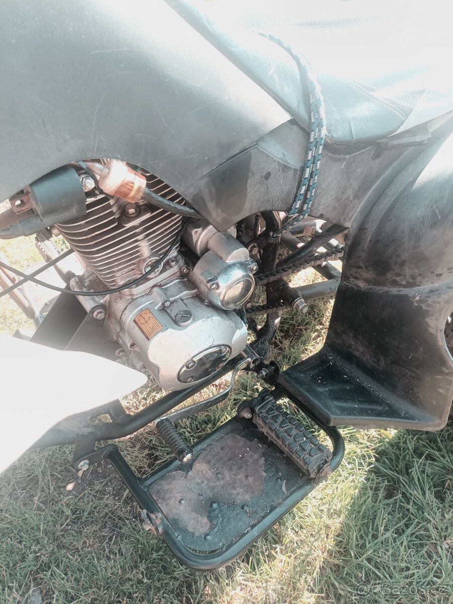 Čtyřkolka 250ccm