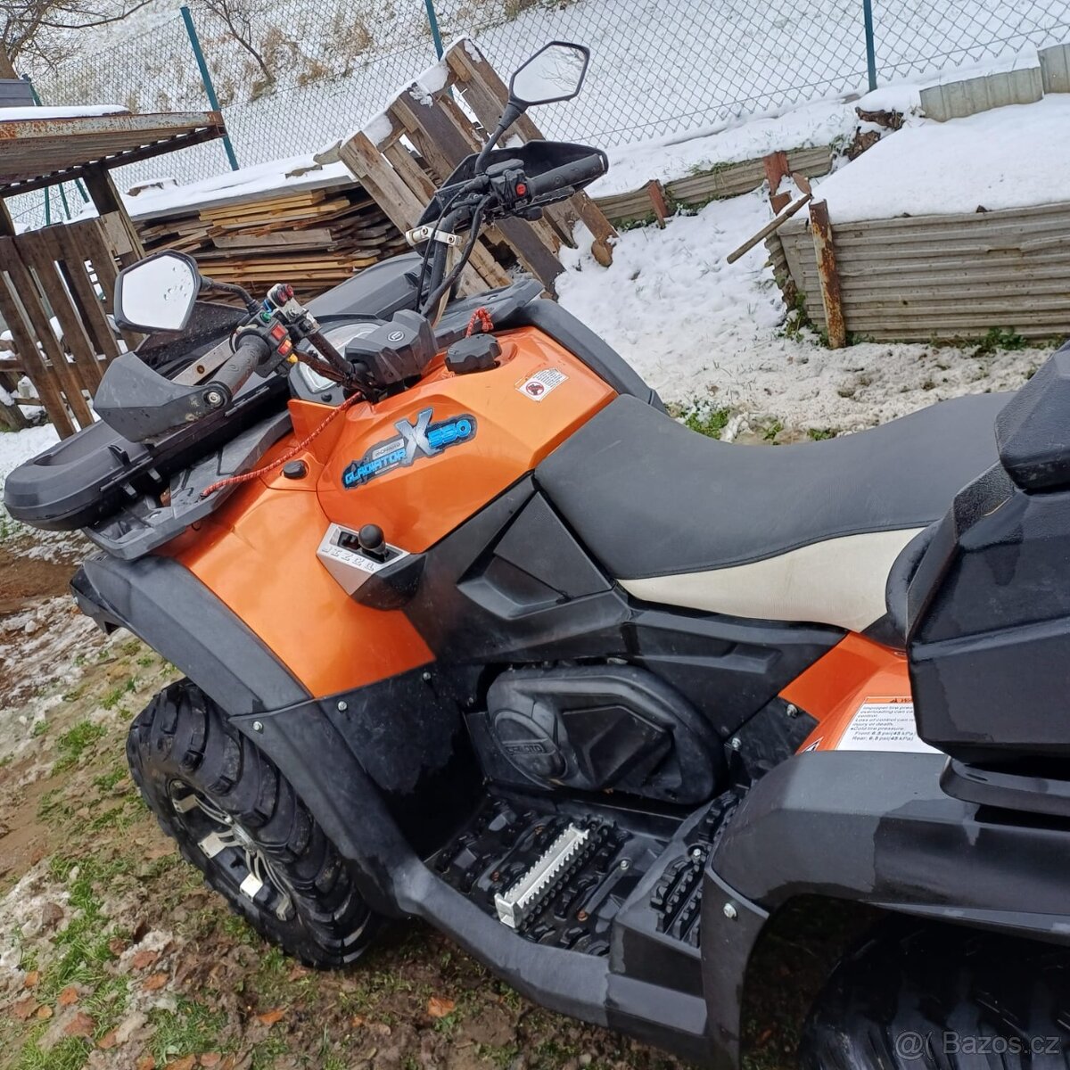 Čtyřkolka Gladiator x550 LONG rezervace do 30.11. - 4