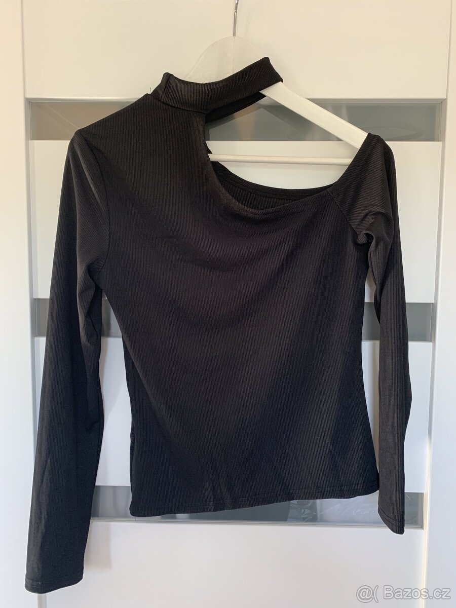 Asymetrické černé triko vel. L - 4