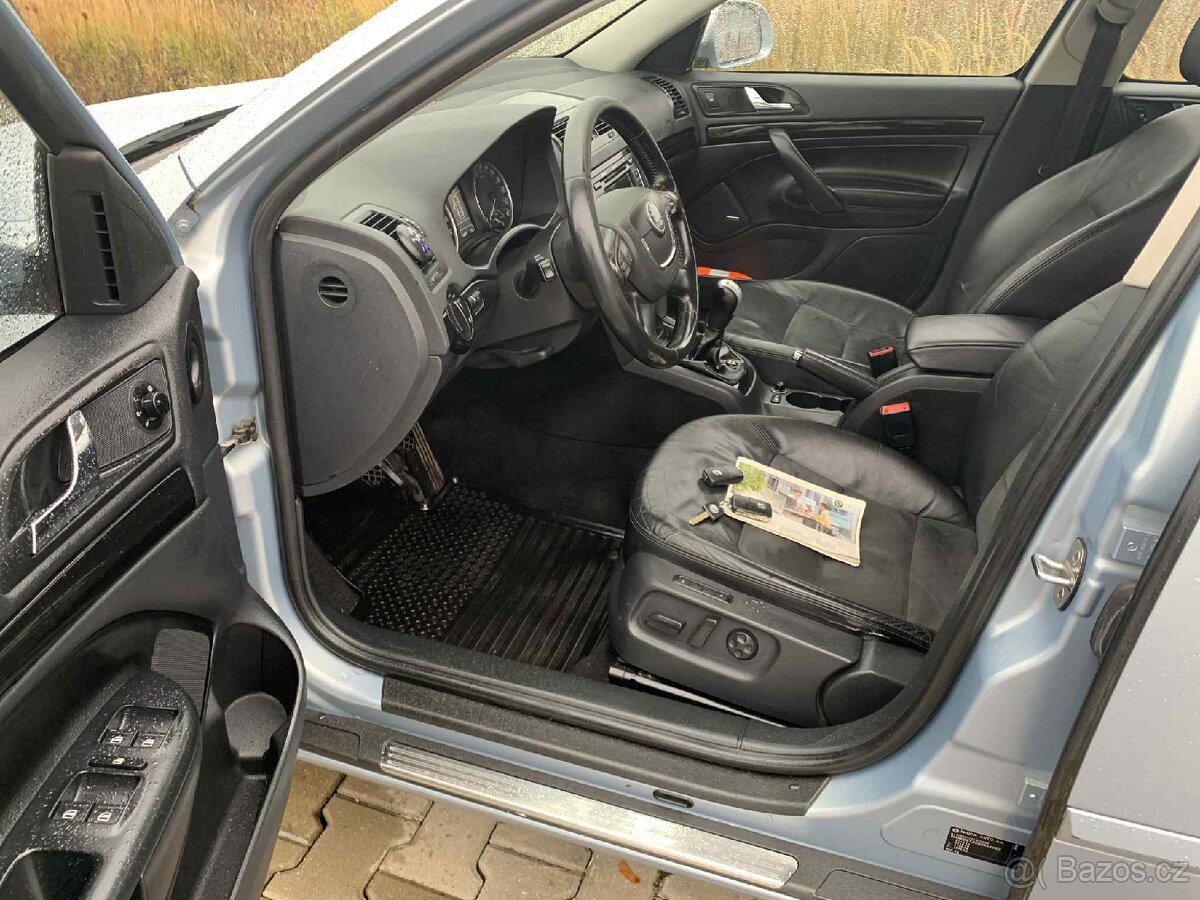 Prodám octavii 2 facelift 2009 2.0 TDI 103KW L&K nová stk - 4