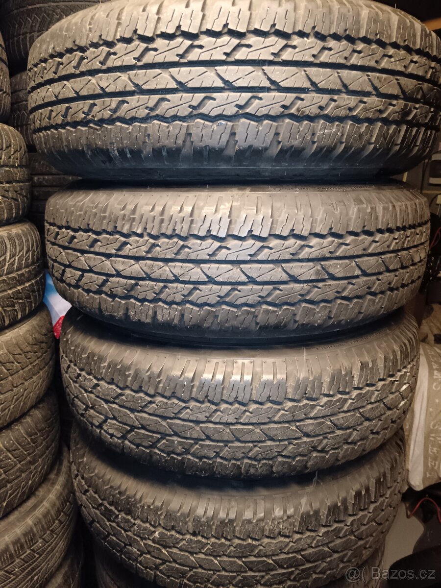 Extra Zánovní CELOROCNI 17" originál JEEP - 4