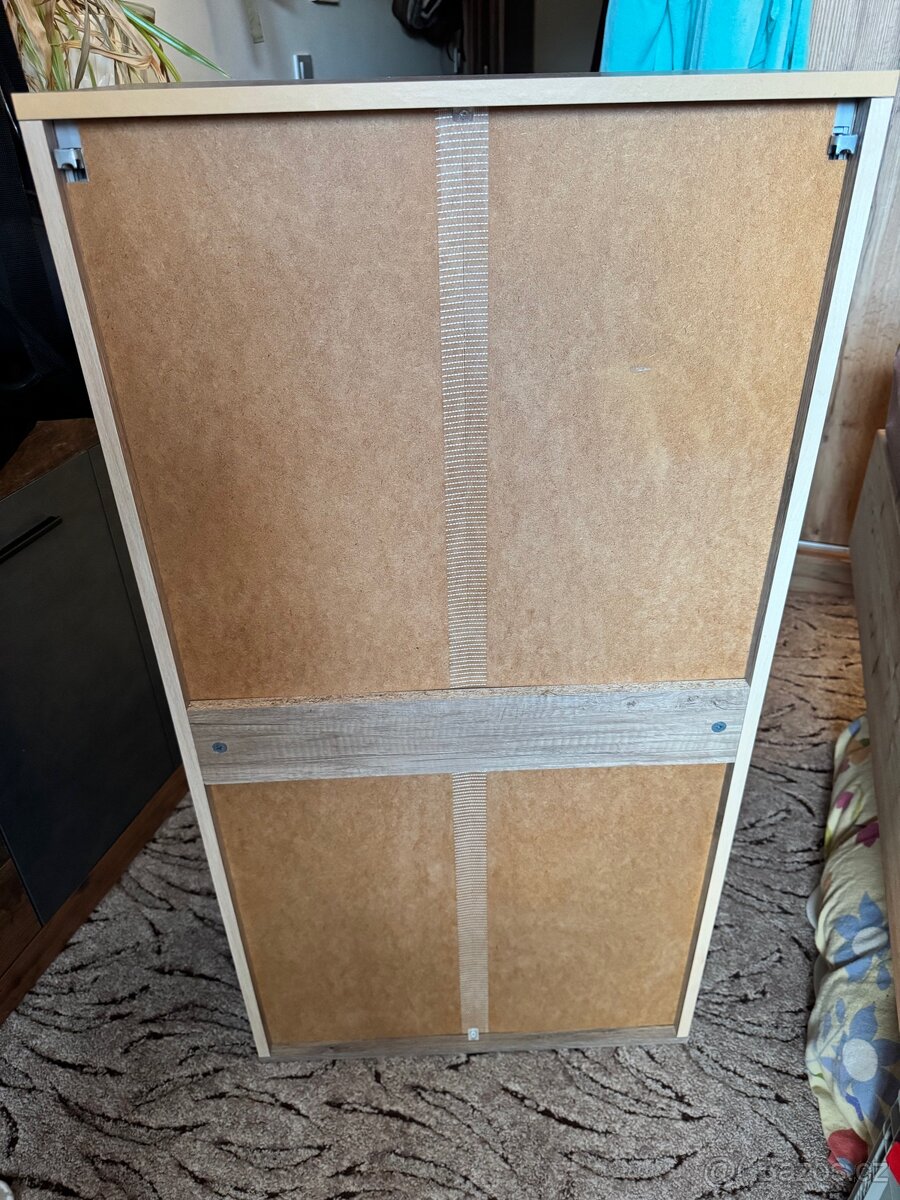 Závěsná skříňka - 4