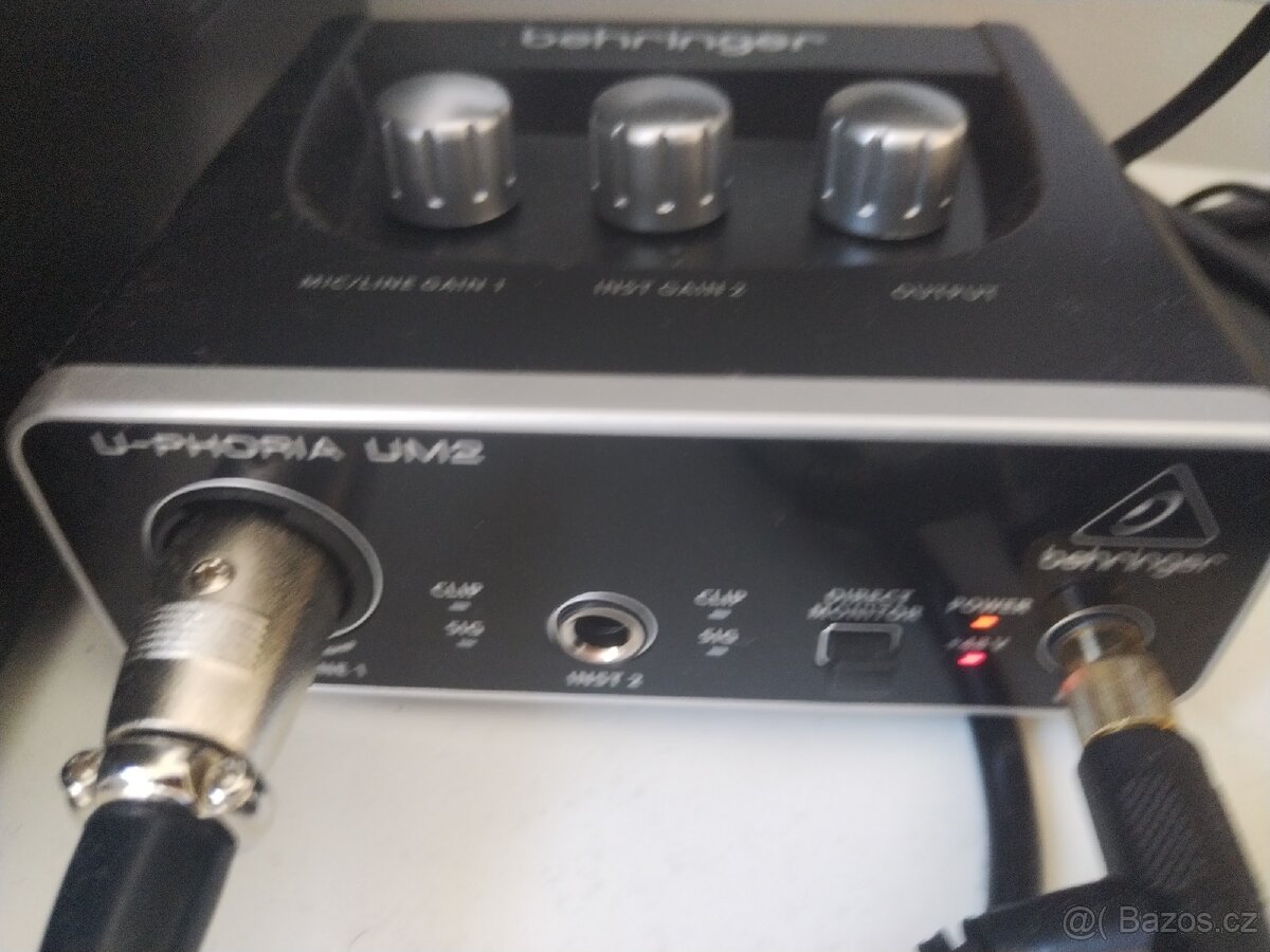 Studiový set Behringer Um2 (mikrofon, Zvukovka, sluchátka) - 4