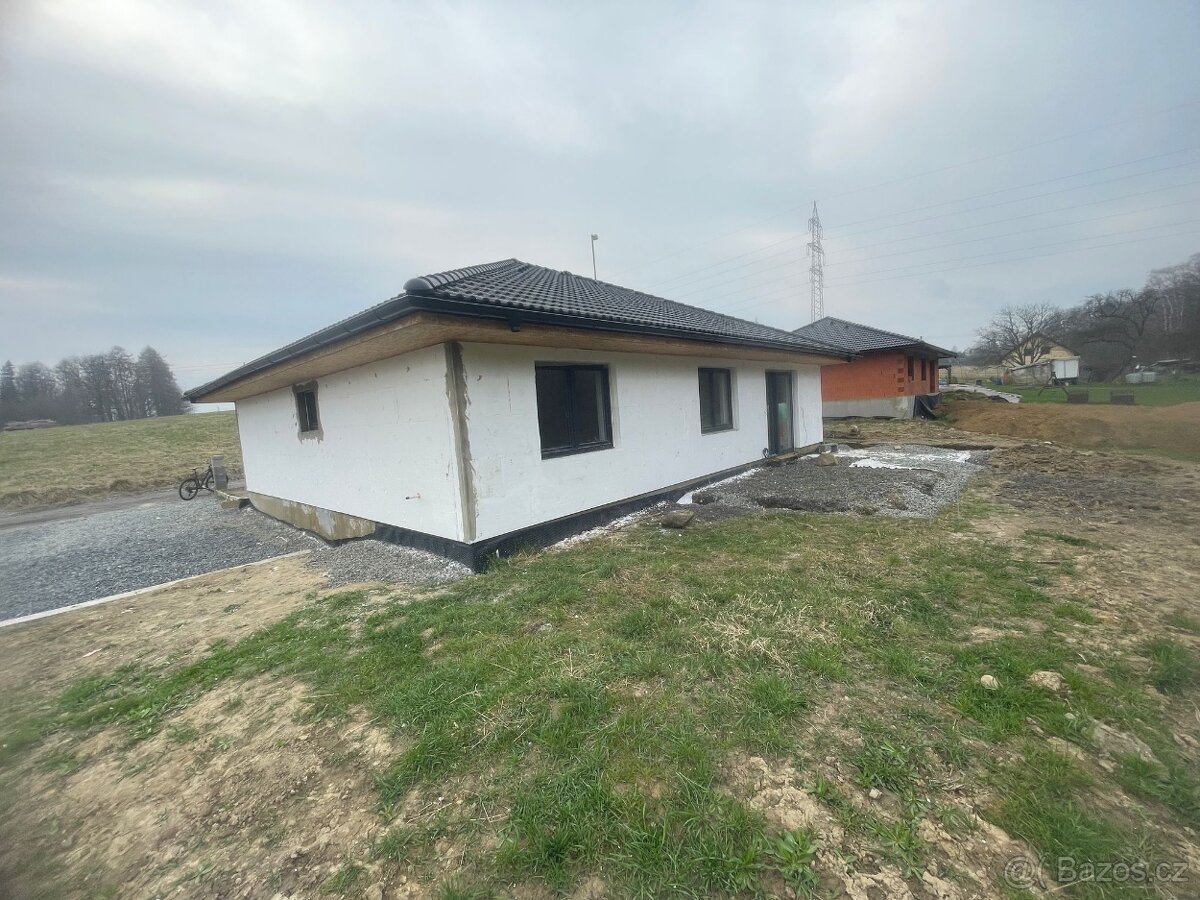 Novostavba 4+kk v přírodě, pozemek 1700m2 - 4