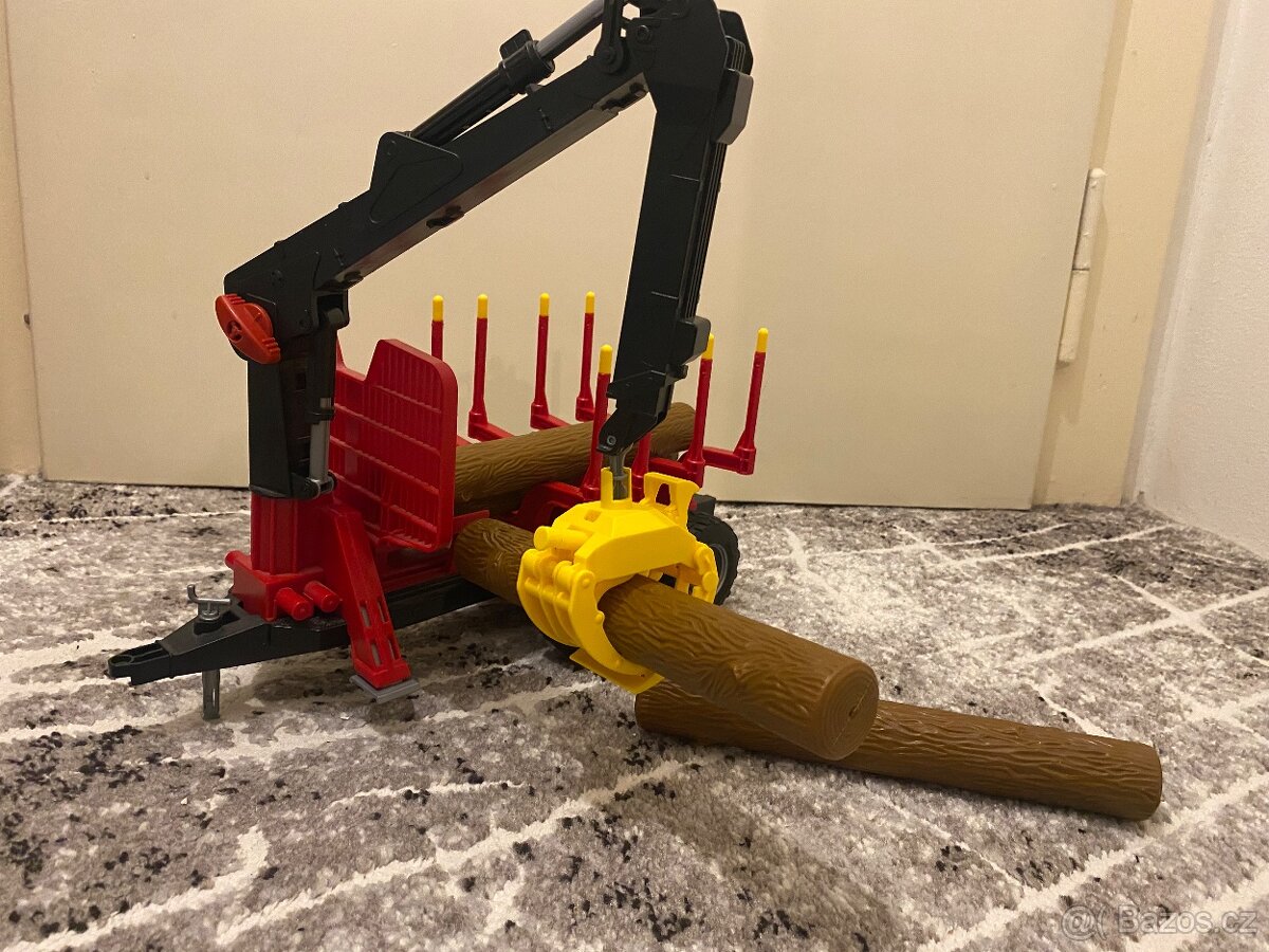 Bruder Přepravník na dřevo s rukou + maják se zvuky - 4