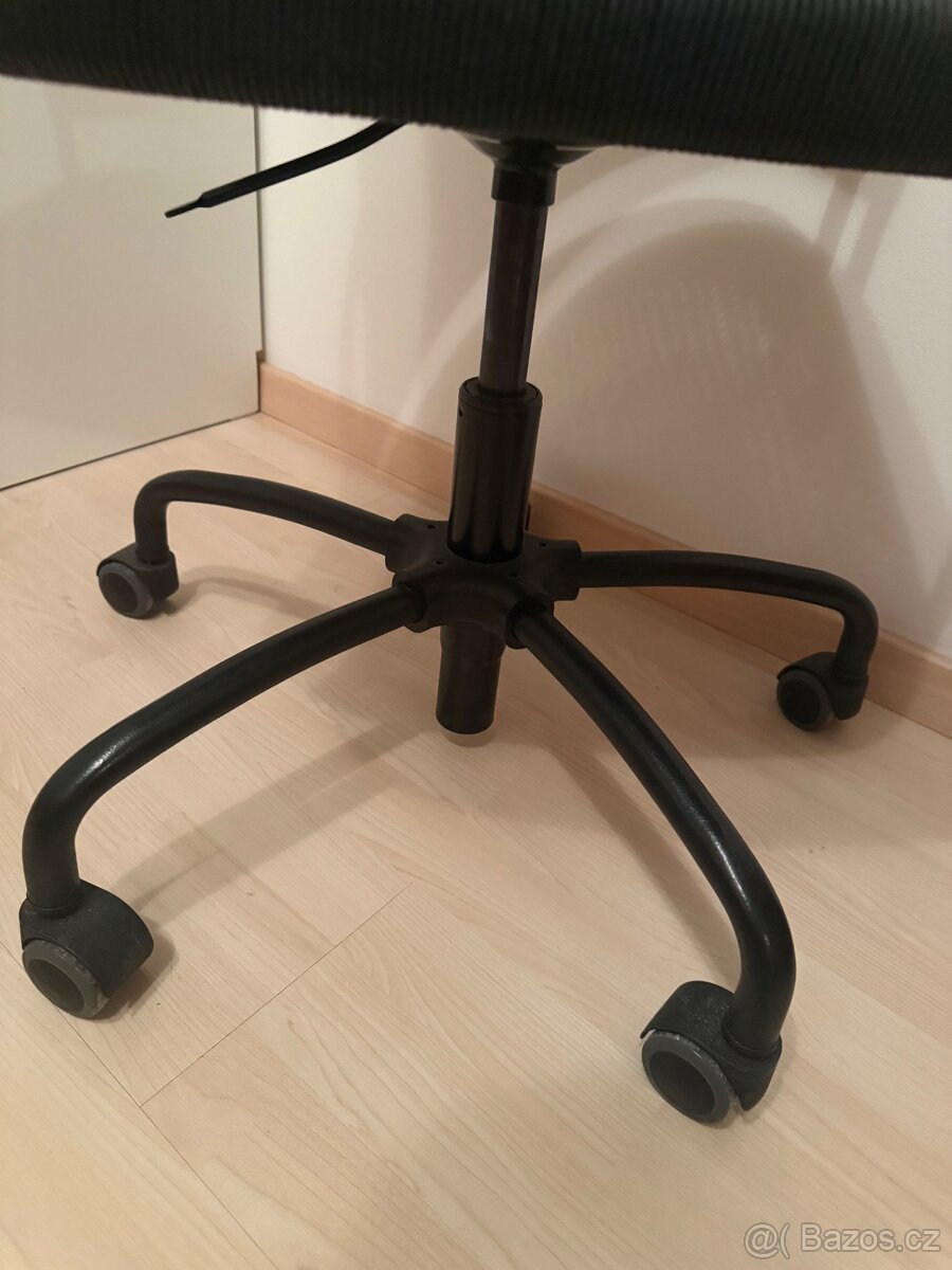 Kancelářská otočná židle - 4