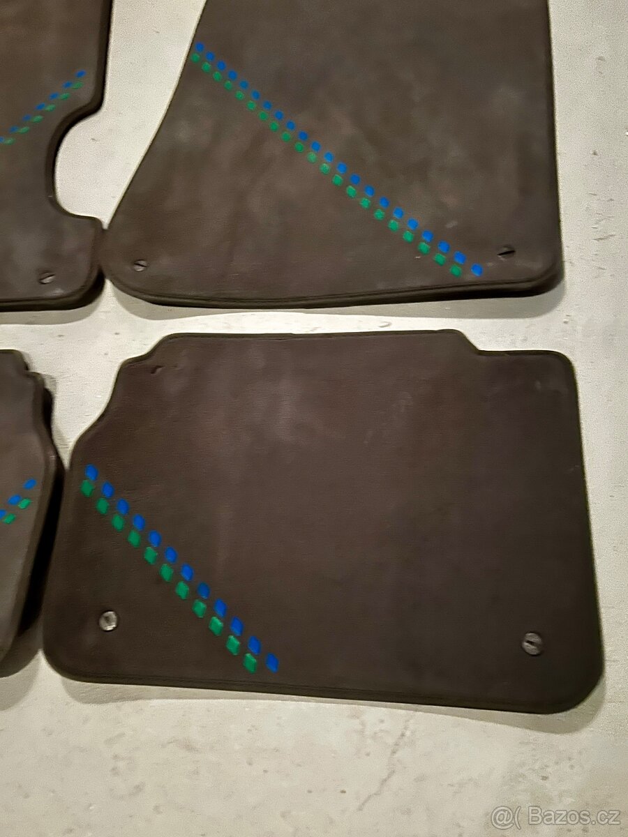 Alpina B10 Allrad (E34) - nové koberce - 4