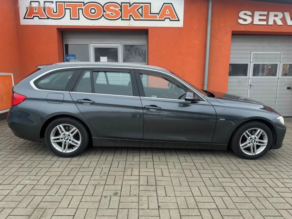BMW Řada 3, 318D 105KW navi,kůže,panorama - 4
