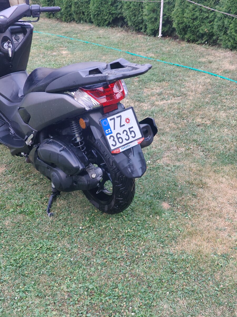 Yamaha N-Max 155 - 4