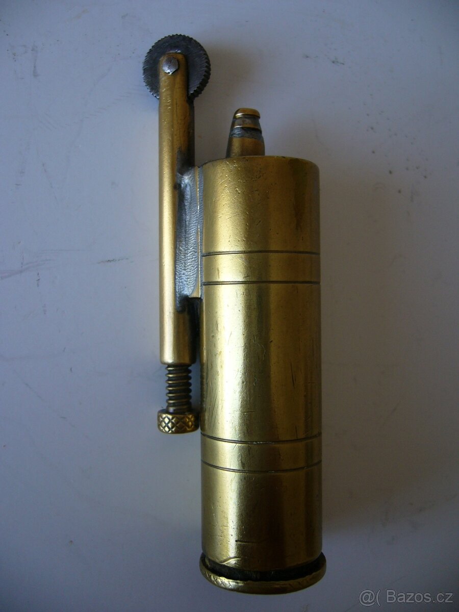 Dýmka + zapalovače - 4