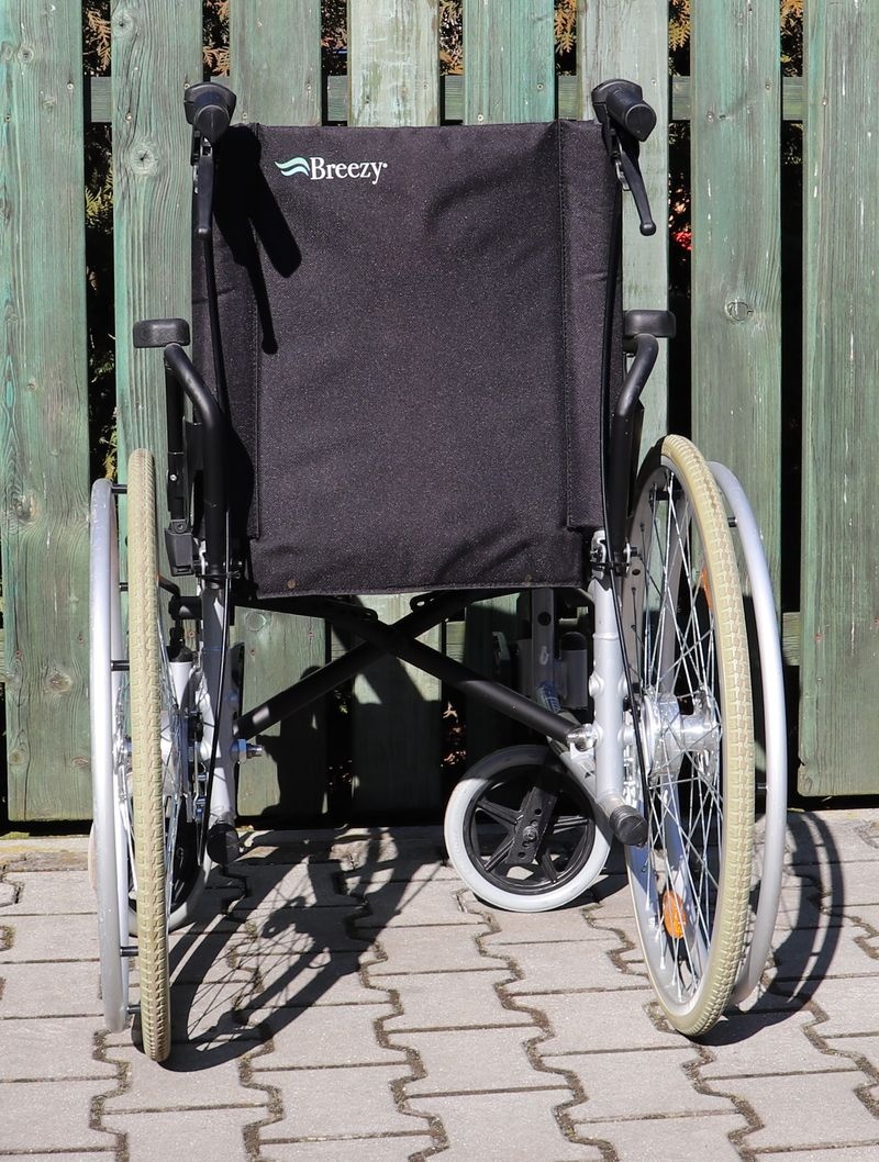 014-Mechanický invalidní vozík Breezy. - 4