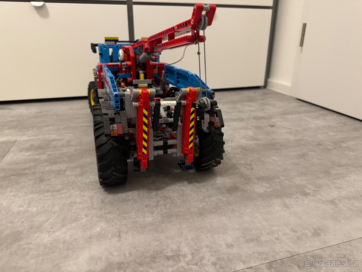 LEGO TECHNIC 42070 - 4