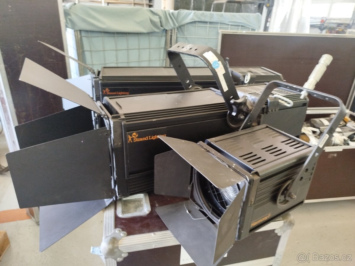 Predám Divadelní reflektor - 4