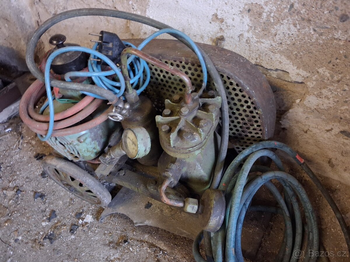 STARÝ KOMPRESOR - funkční - 4