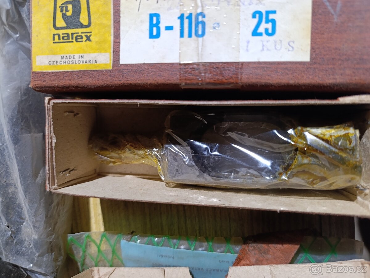 Ploché vrtáky na dřevo , sukovníky, dláta,frézy do dlabačky. - 4