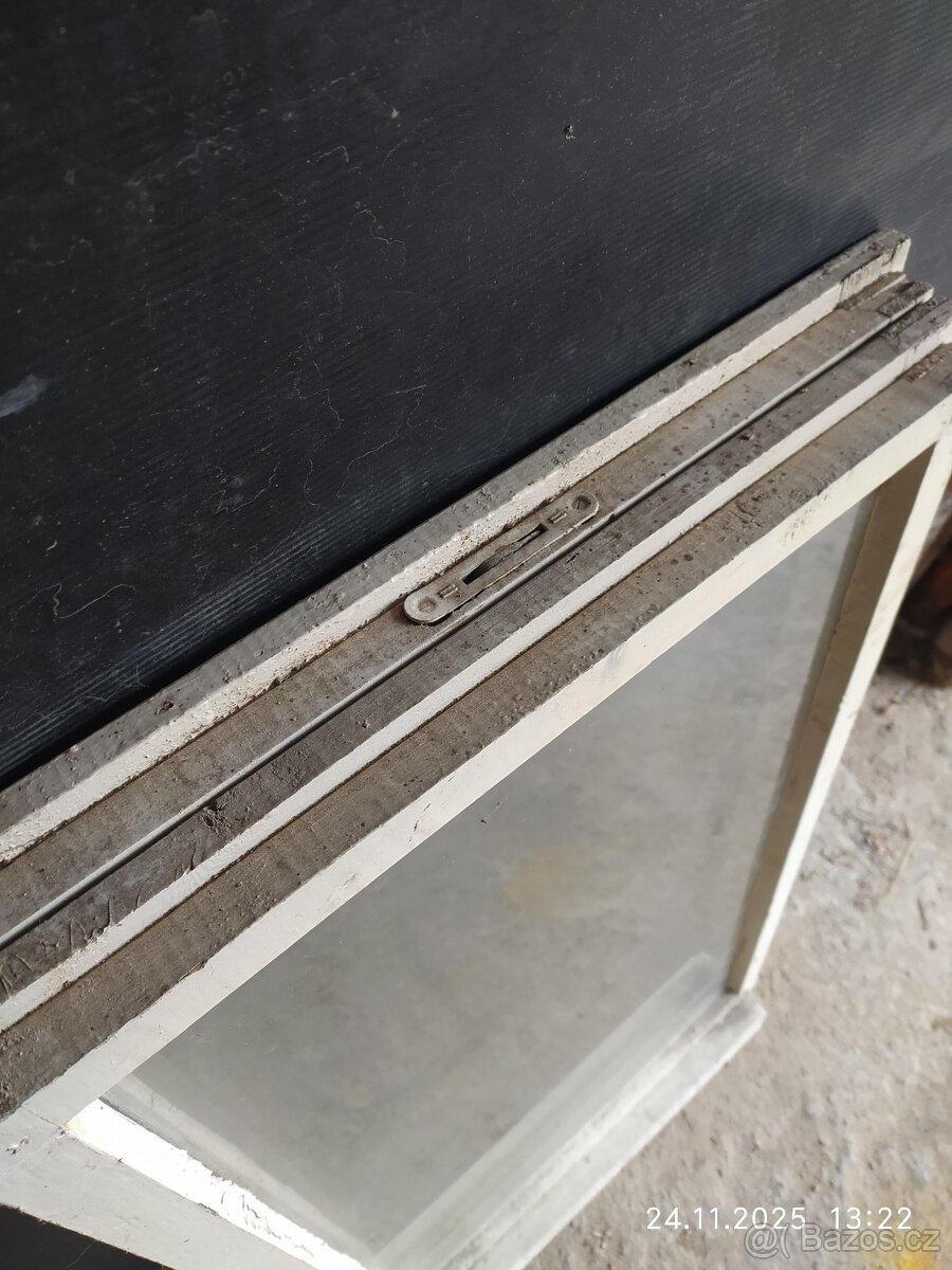 Okno sklopné dvojitě zasklené 80x50 cm. - 4