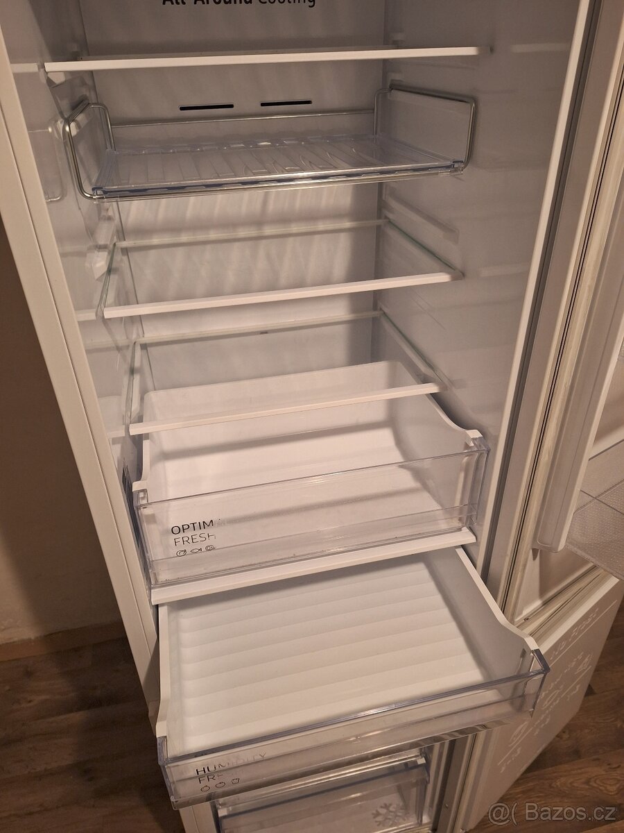 Chladnička s mrazničkou Samsung - vestavná - 4