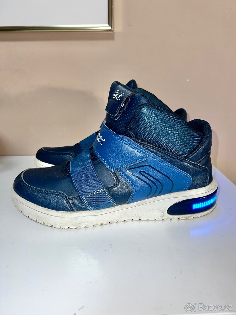 Boty s led osvětlením na aplikaci Geox Respira vel. 40 - 4