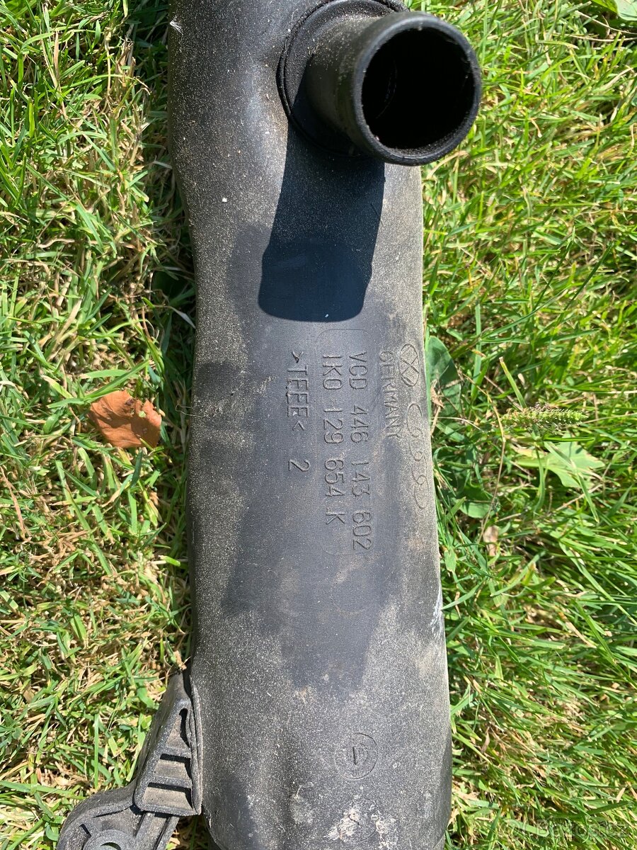 Trubka sání Octavia Golf 2,0TDi 1,9TDi - 4