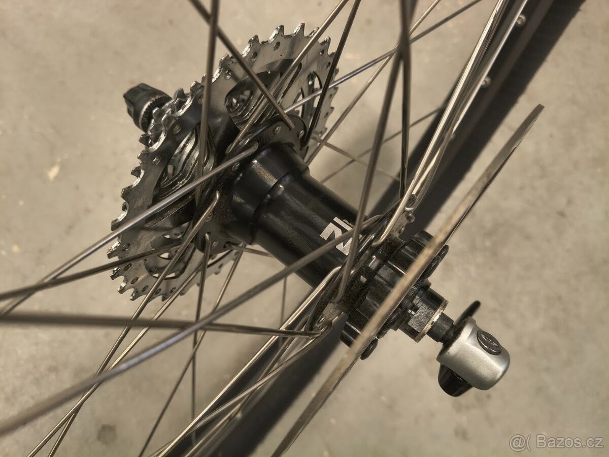 Zapletená kola 26" NOVATEC / MAVIC / Continental - 4