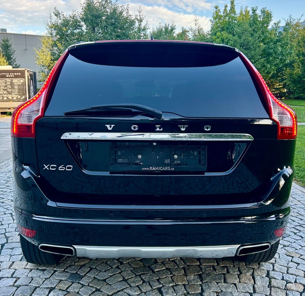 VOLVO XC60 2.4D5 158KW 4x4 MANUÁL Bi-XENON-NAVI-PANORAMA-PDC - 4