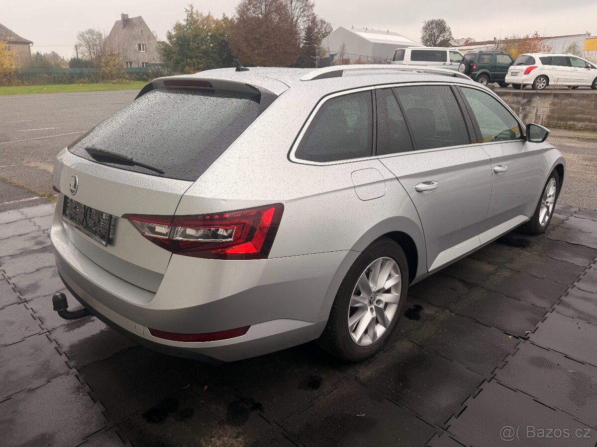 Škoda Superb 2.0TDi 110kW DSG, tažné, kůže, 1. majitel - 4