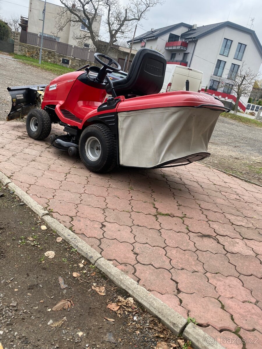 Zahradní traktor traktůrek HONDA 2417 HF HME - 4