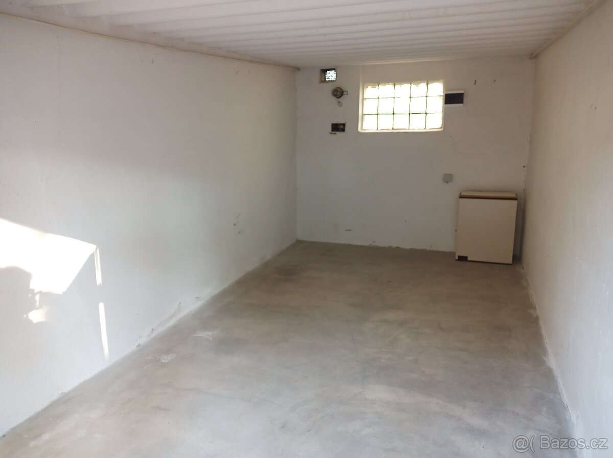 Garáž, Hradec Králové, letistě - 4