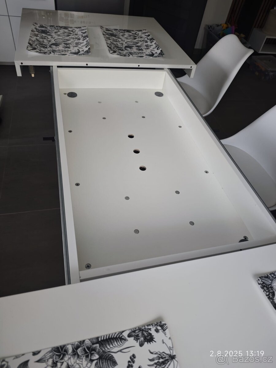 Jídelní stůl 8 židlí - 4