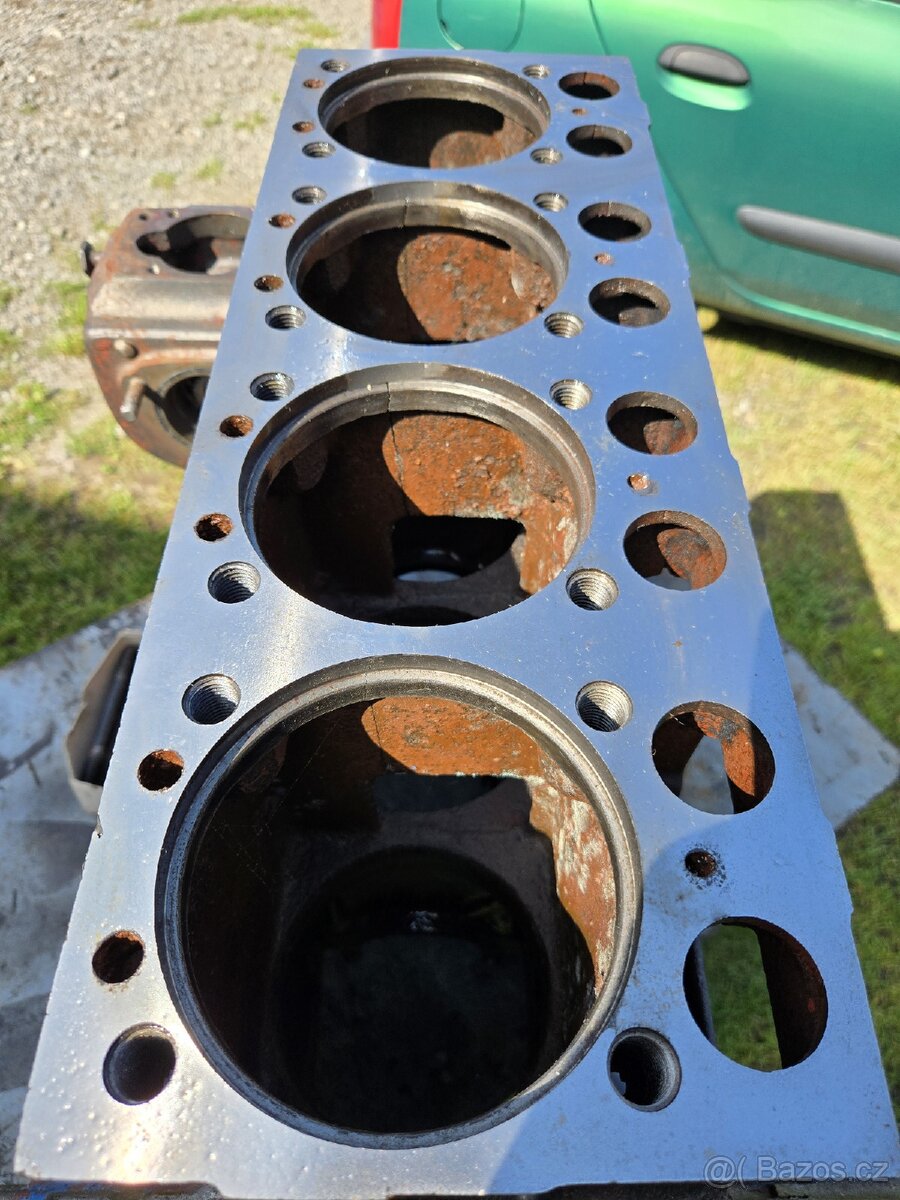 Blok motoru Zetor 6901 - 4