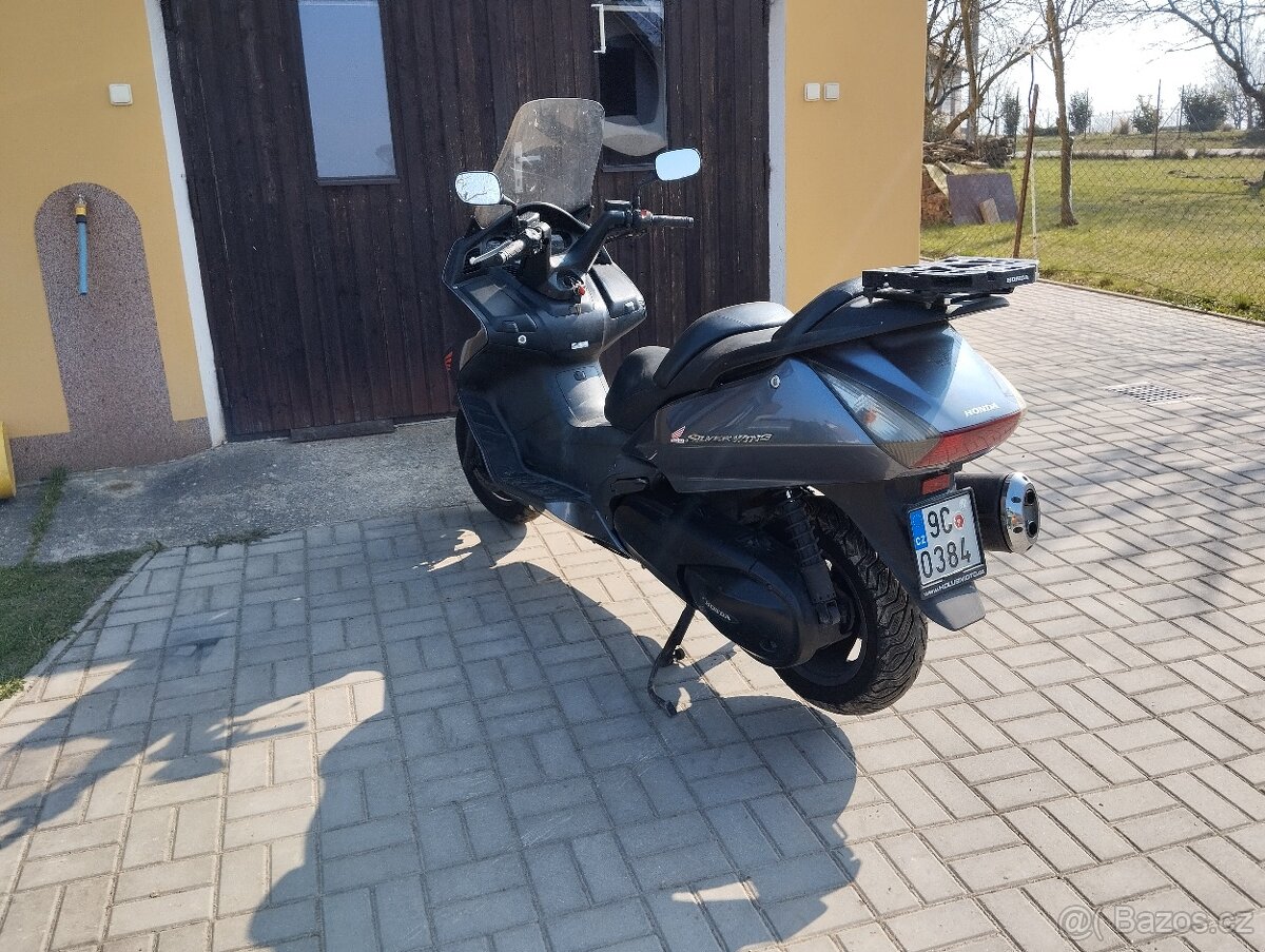 Honda Silver Wing FJS 400 - 4