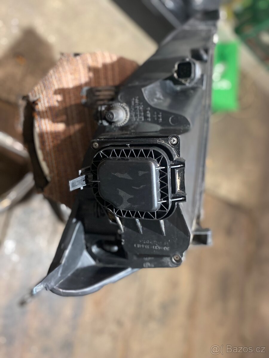 Ford focus mk1- přední světlomet - 4