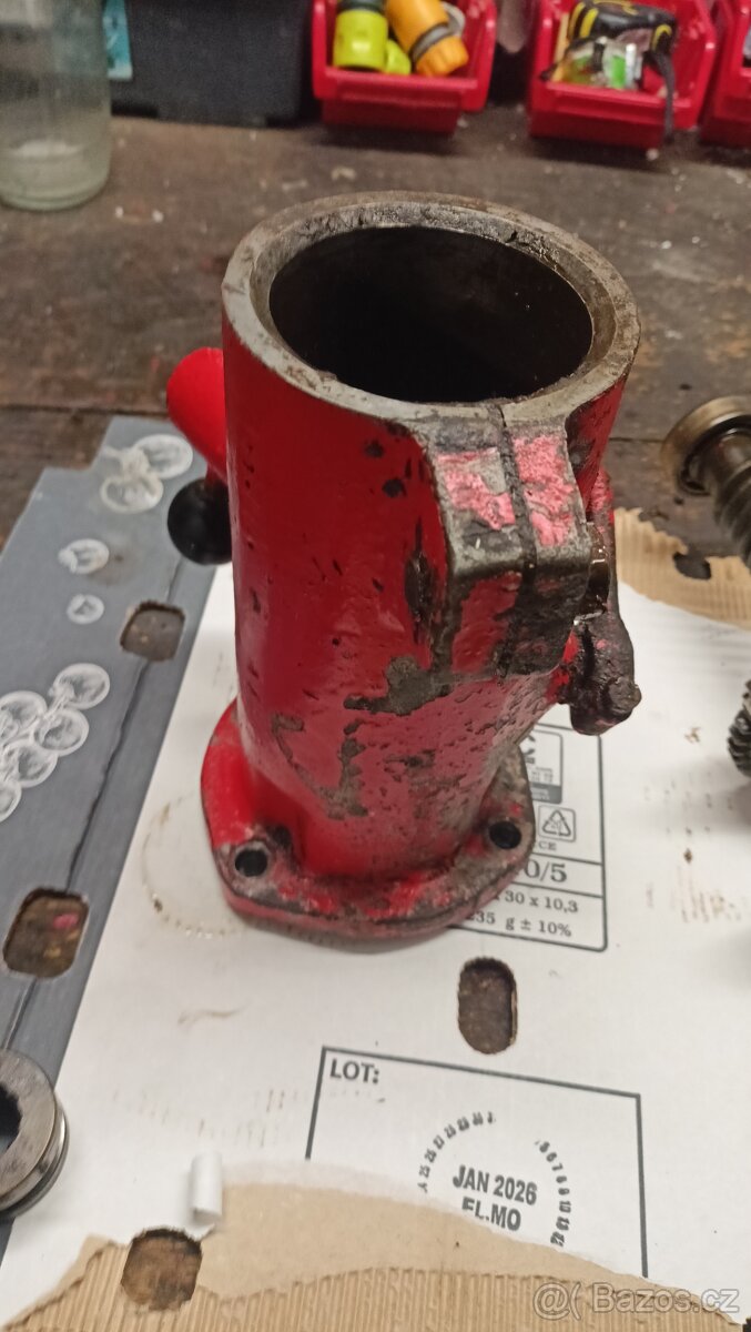 Držák-skříň náhonu Mf-70 - 4