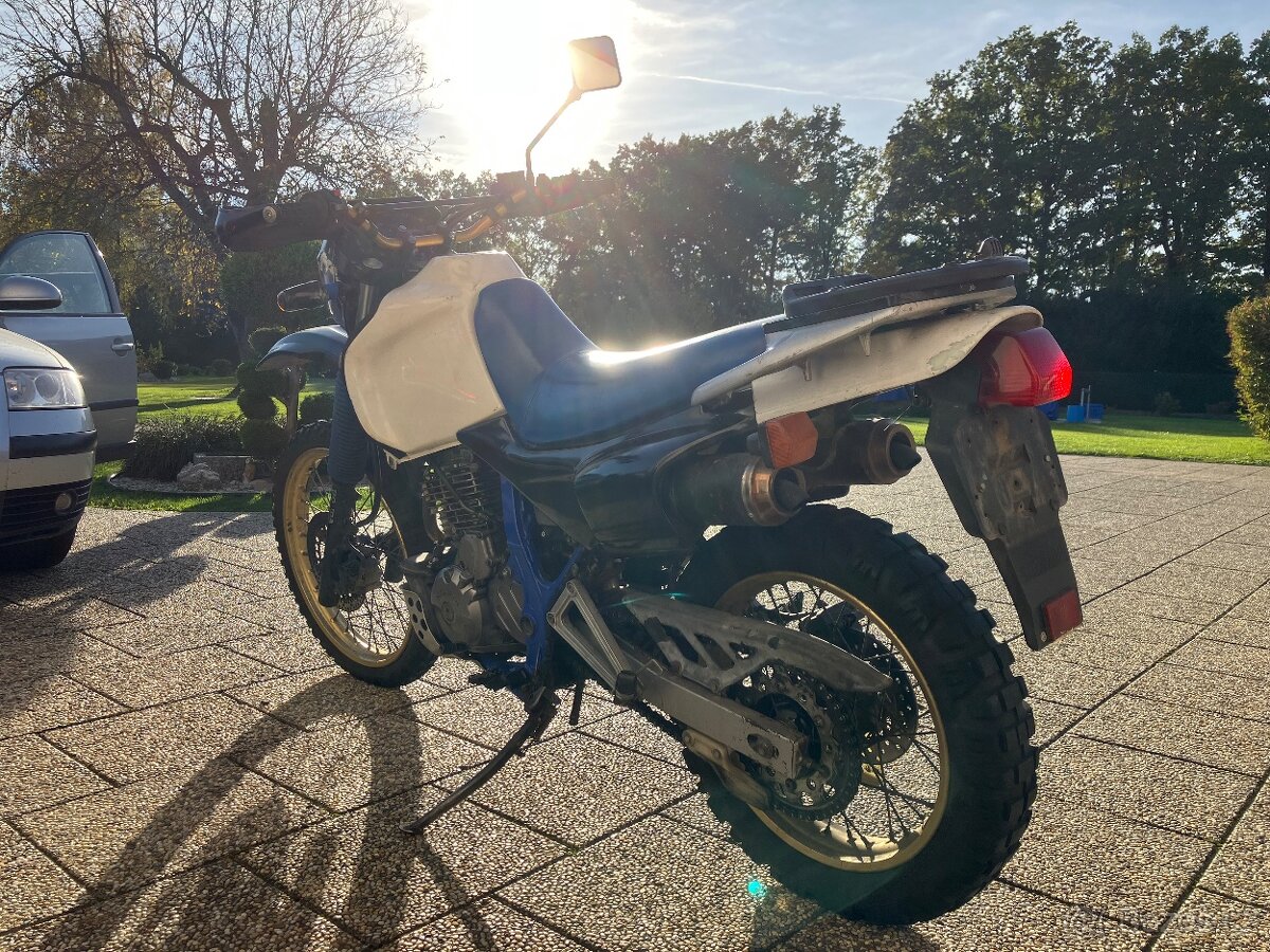 Honda NX 650 Dominator