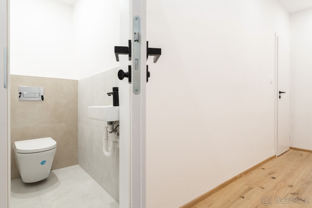 Byt 3+kk po rekonstrukci v ulici Legerova 18, Praha 2 - 4