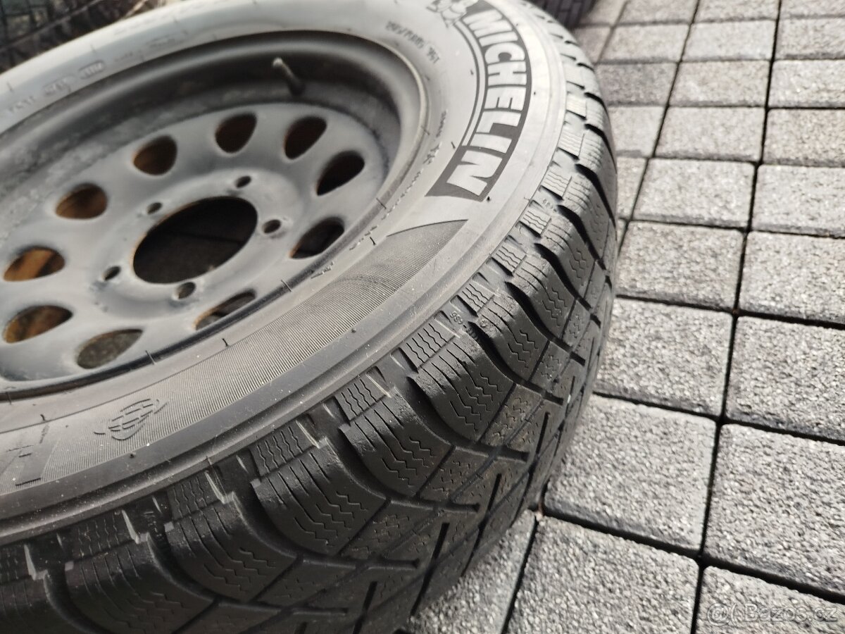 Suzuki Jimny 205/70R15 kola, zimní pneumatiky - 4