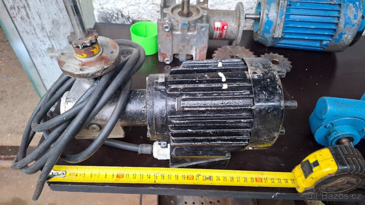 Elektromotor s převodovkou - 4