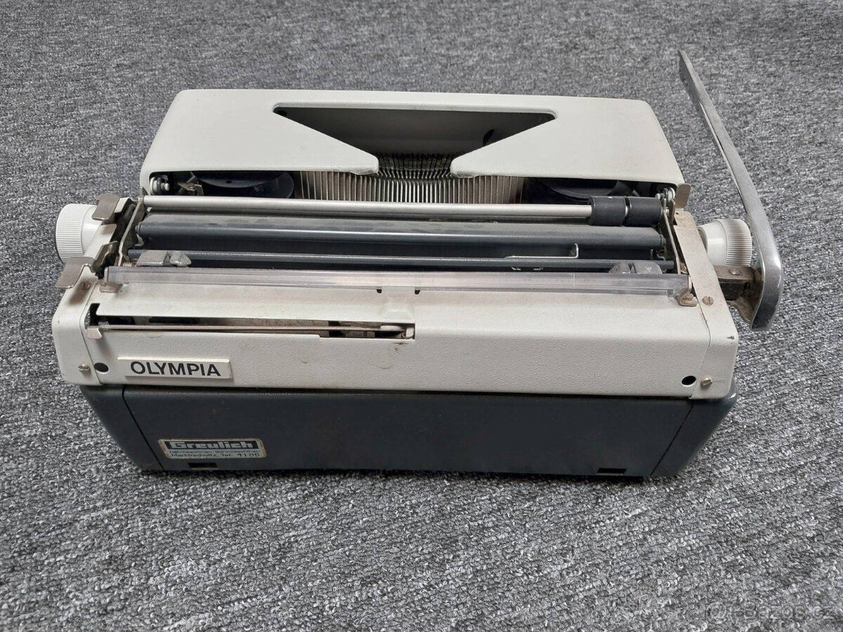 Psací stroj Olympia Monica - 4