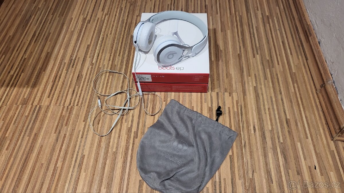 Beats EP sluchátka bílá - 4