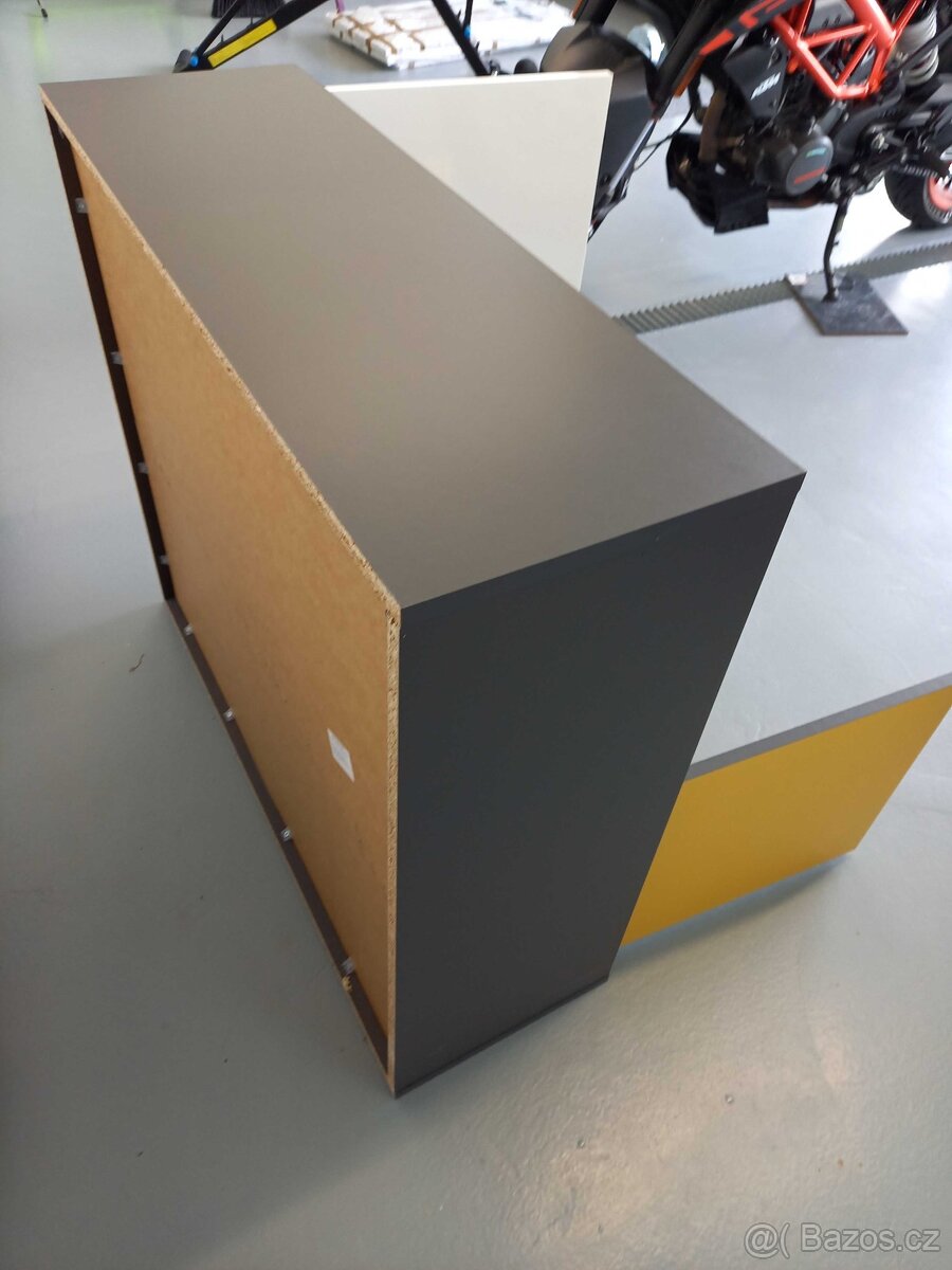 Skříňka police 85 x 80 cm - 4