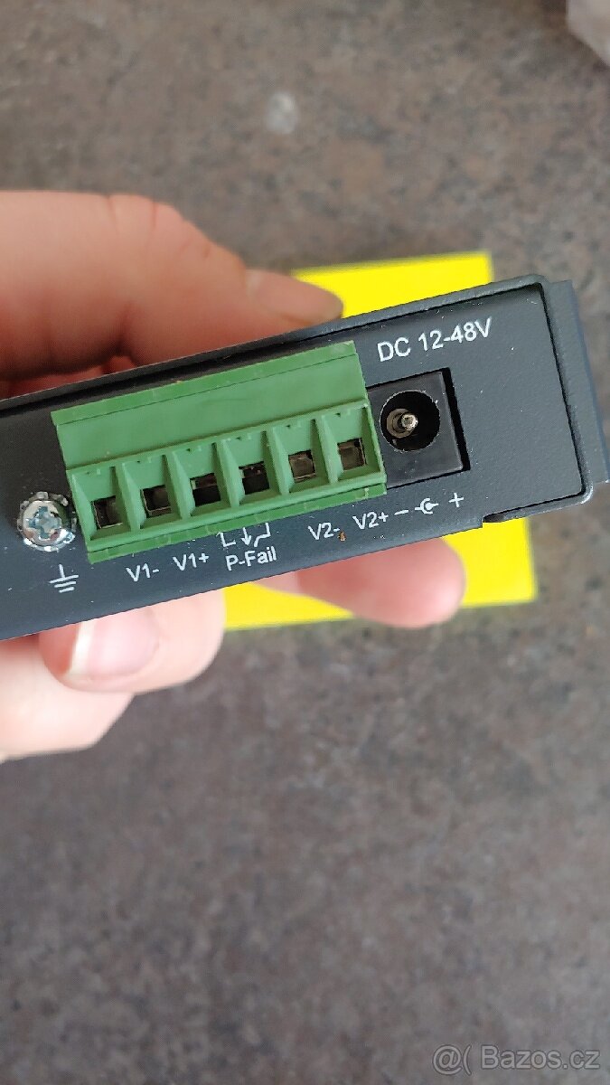 Advantech Industrial Switches EKI-2525LI-AE - průmyslový - 4