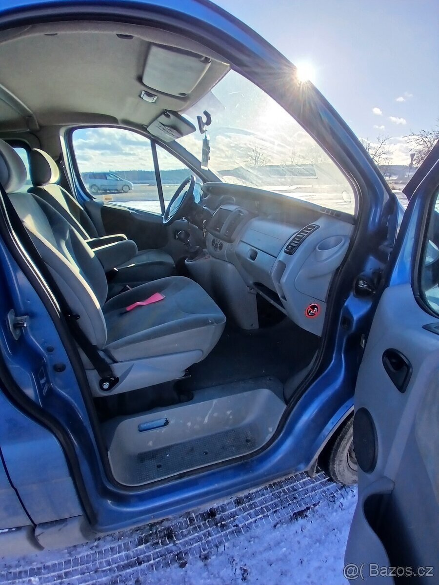 Renault Trafic Passenger 2-8mistne 1.9 Tdci 74kw - 4