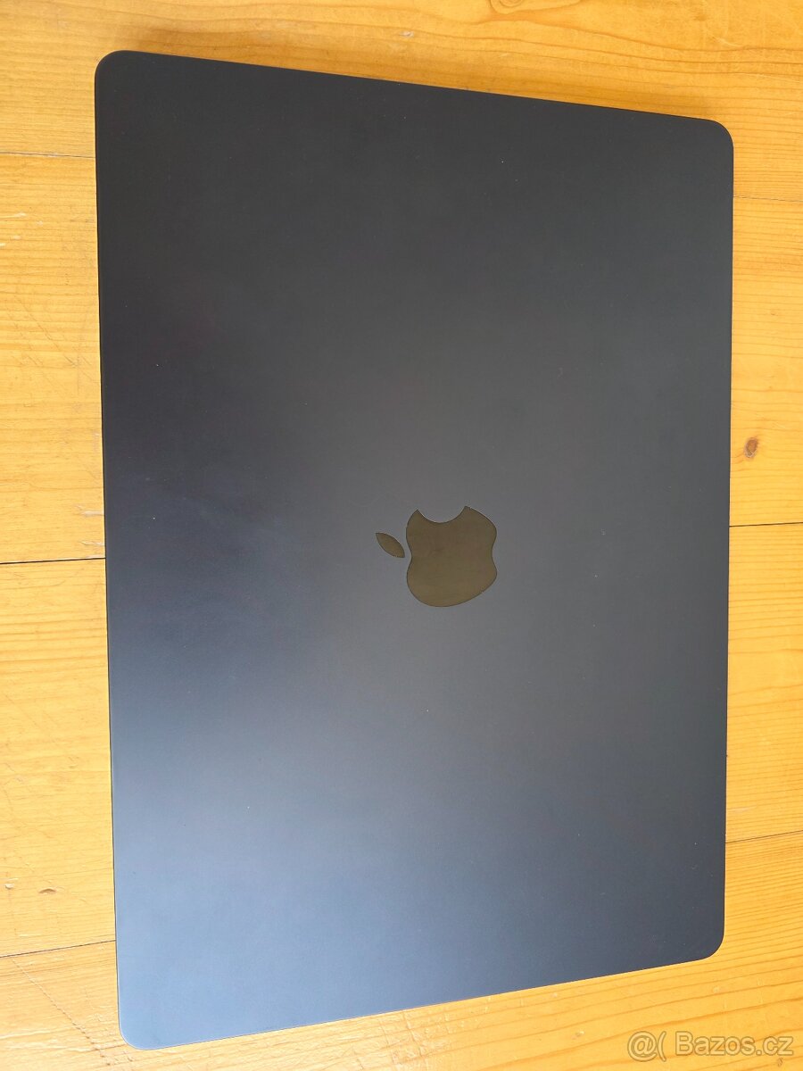 Macbook Air 15'' M2/8GB RAM/256 SSD - 4