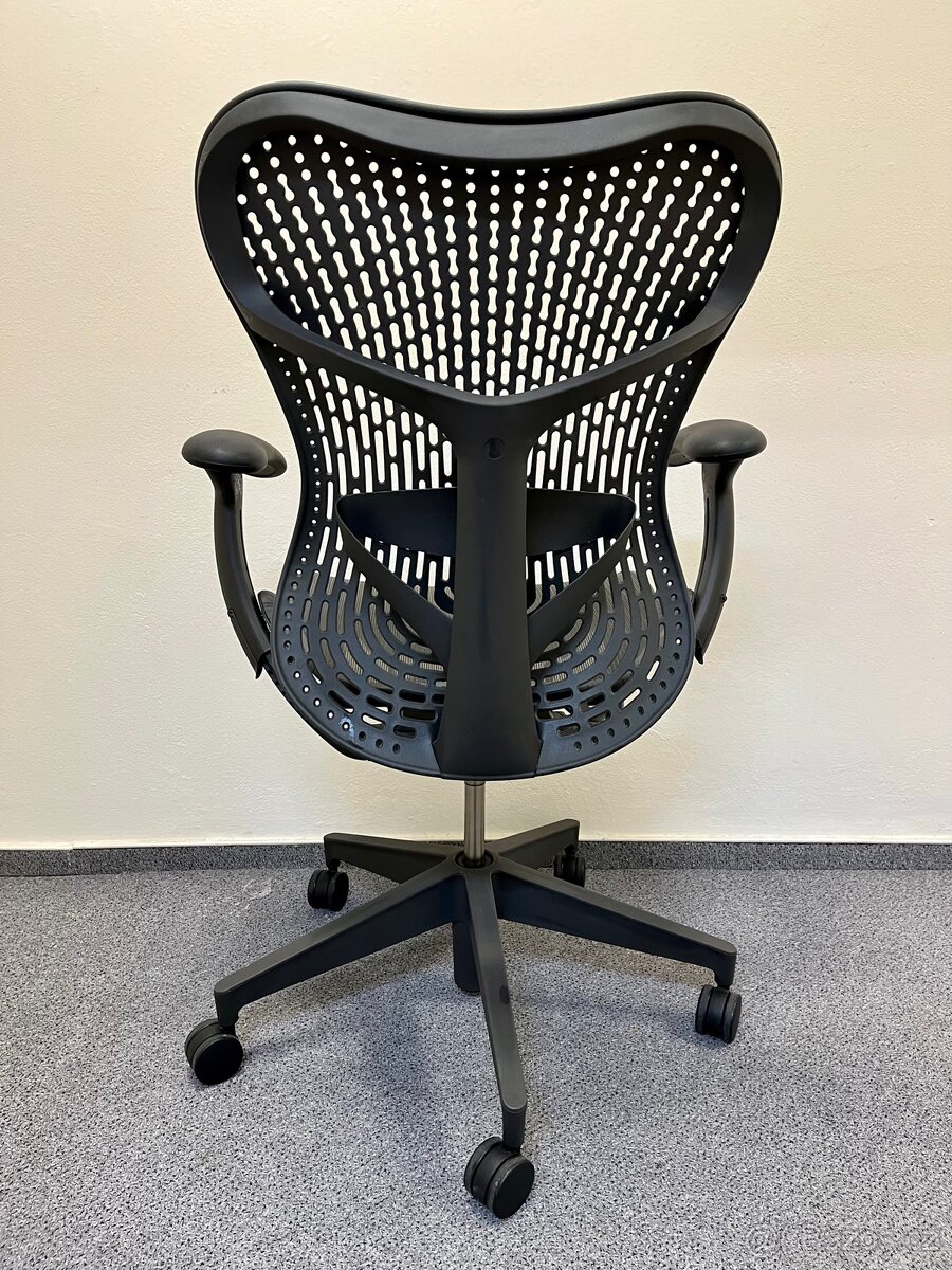 kancelářská židle Herman Miller Mirra 2 - 4