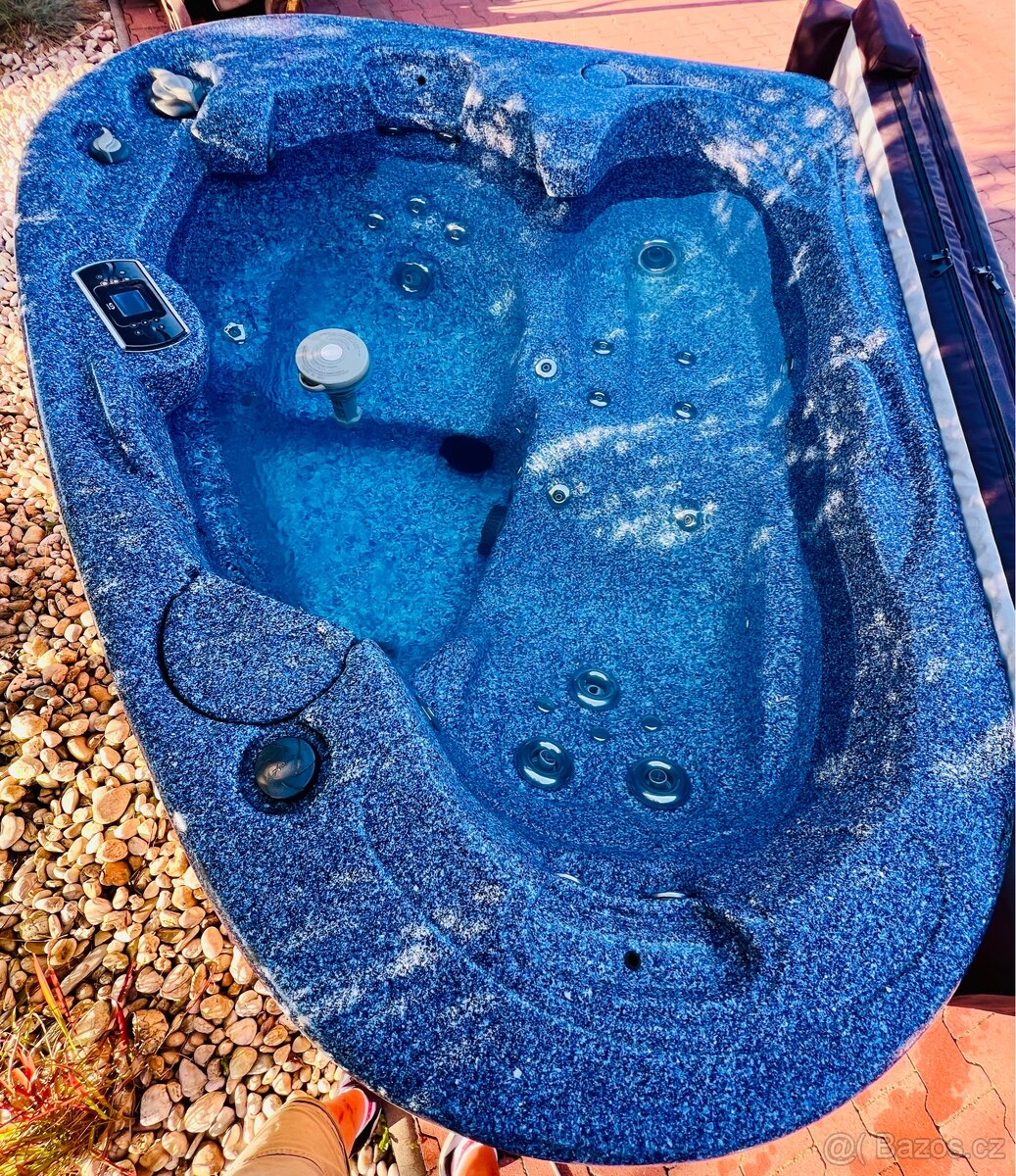 Vířivka, záruka, zateplená, 2 osoby - 4