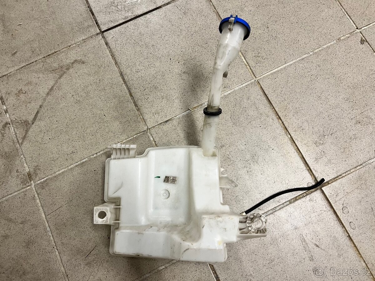 Nádobka ostřikovačů Subaru Impreza 01-07 - 4